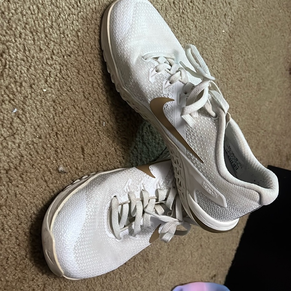 Nike metcon 4. Sparkly white and gold. Womens 8.5